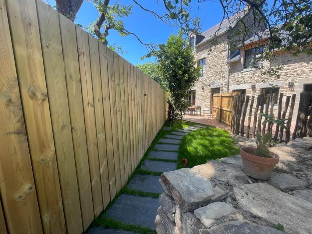 Le Rocher- Belle Maison De Charme -Jardin/Parking Cancale Exterior foto